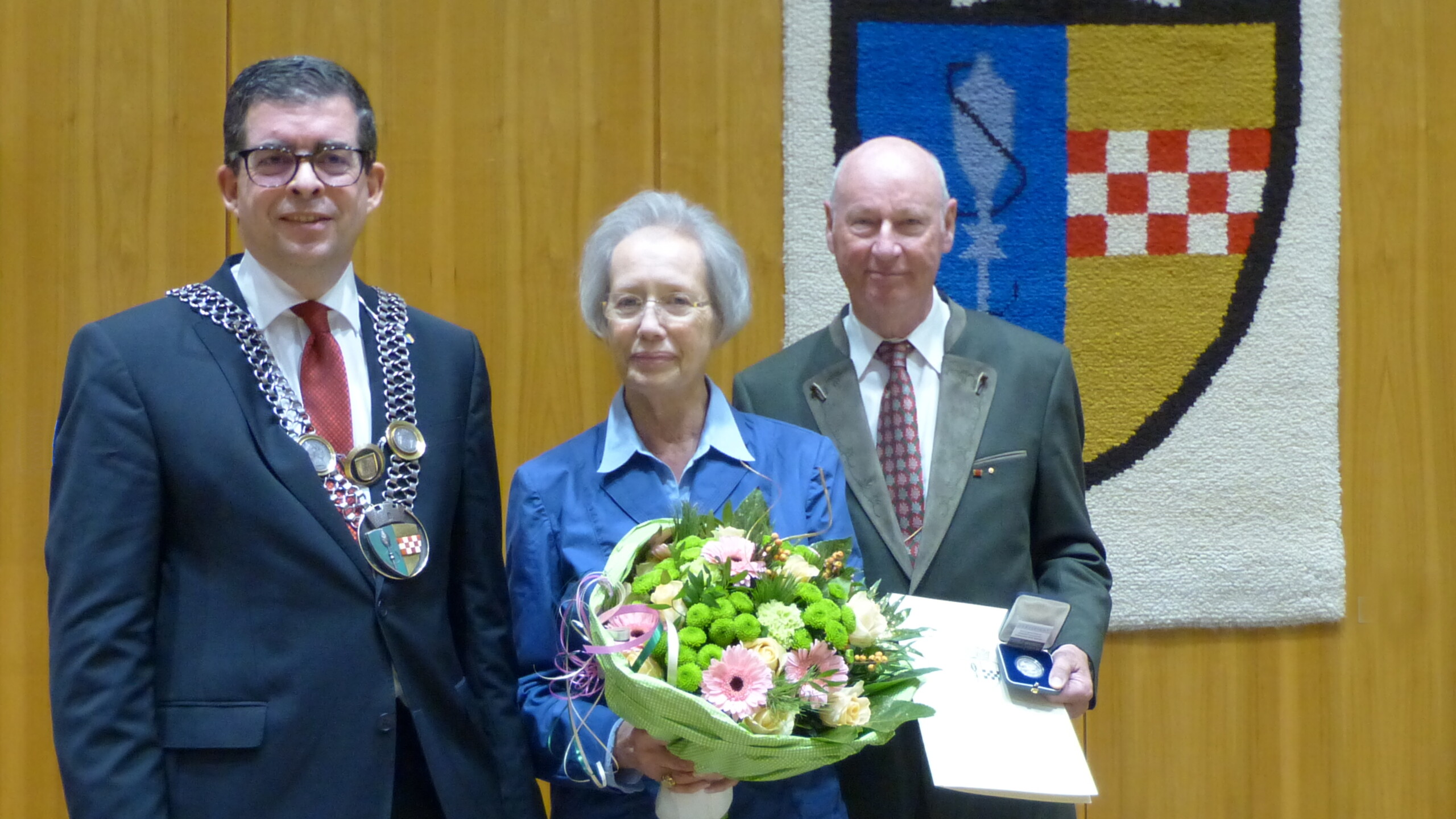 Silberne Stadtmedaille in Sonderprägung für Heinz Kreiensiek Silberne Stadtmedaille in Sonderprägung für Heinz Kreiensiek
