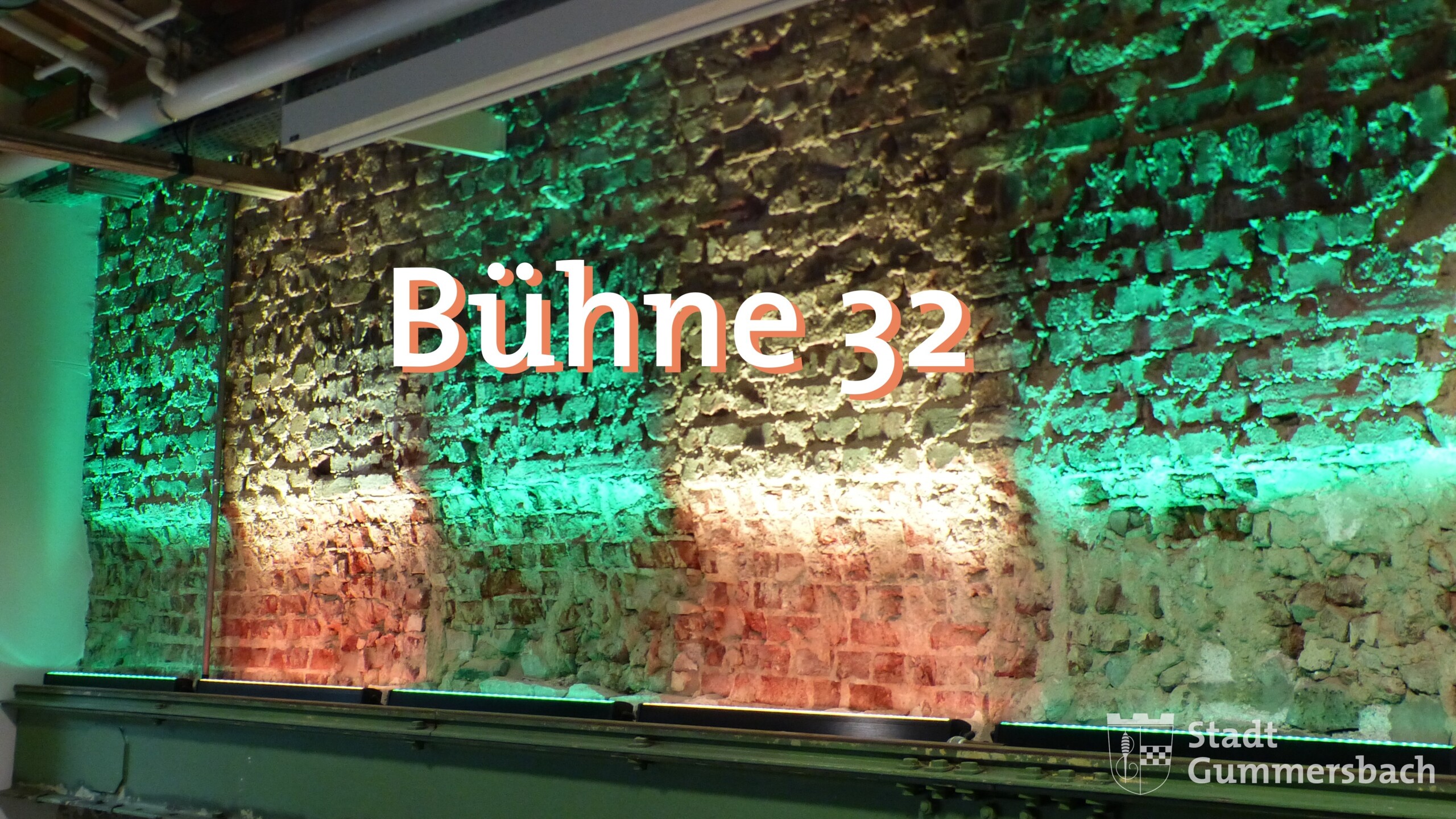 Bühne 32