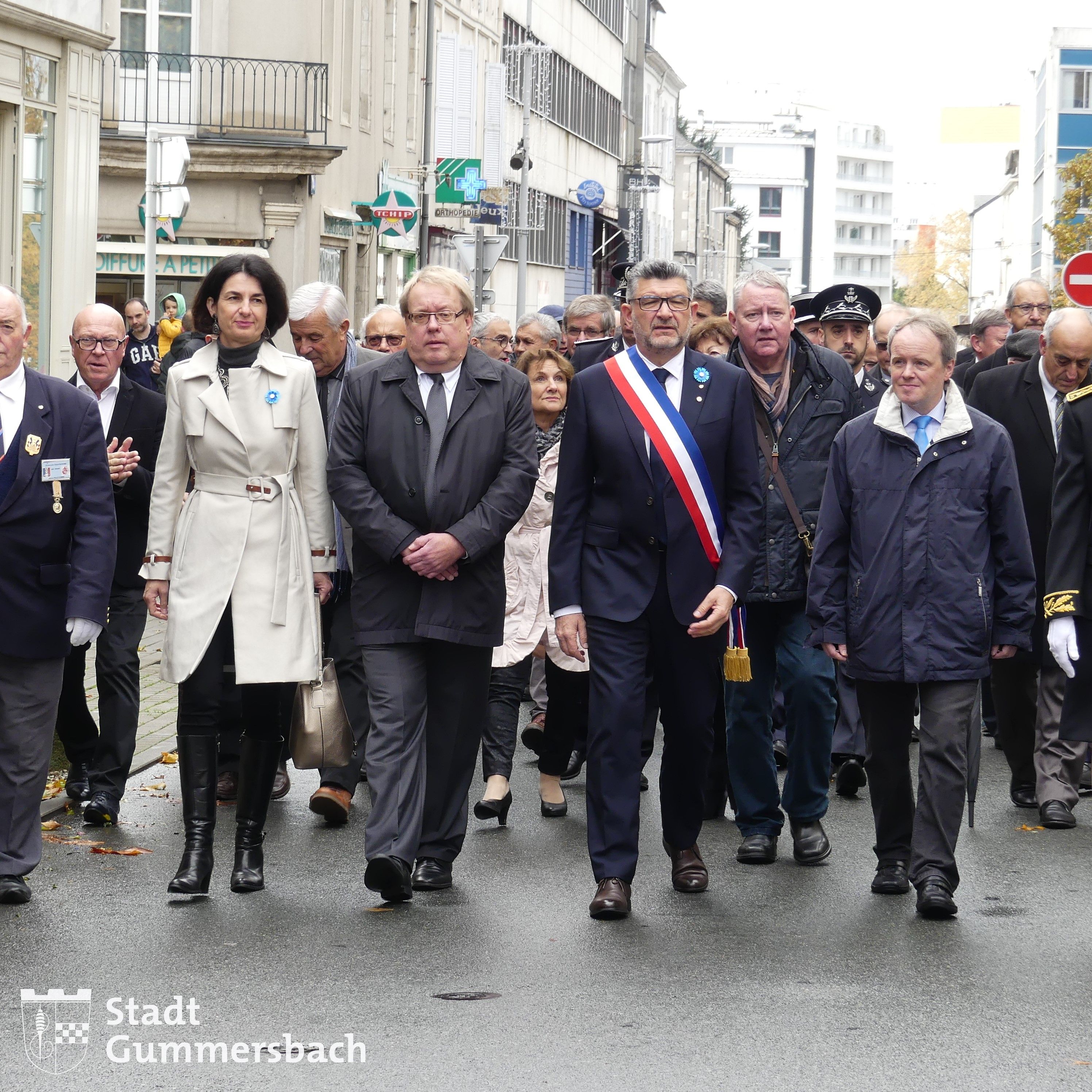 Vizebürgermeisterin Anne Aubin-Sicard (LRSY), Vizebürgermeister Jürgen Marquardt (GM), Bürgermeister Luc Bouard (LRSY), Vizebürgermeister Jens Vogler (Burg) 