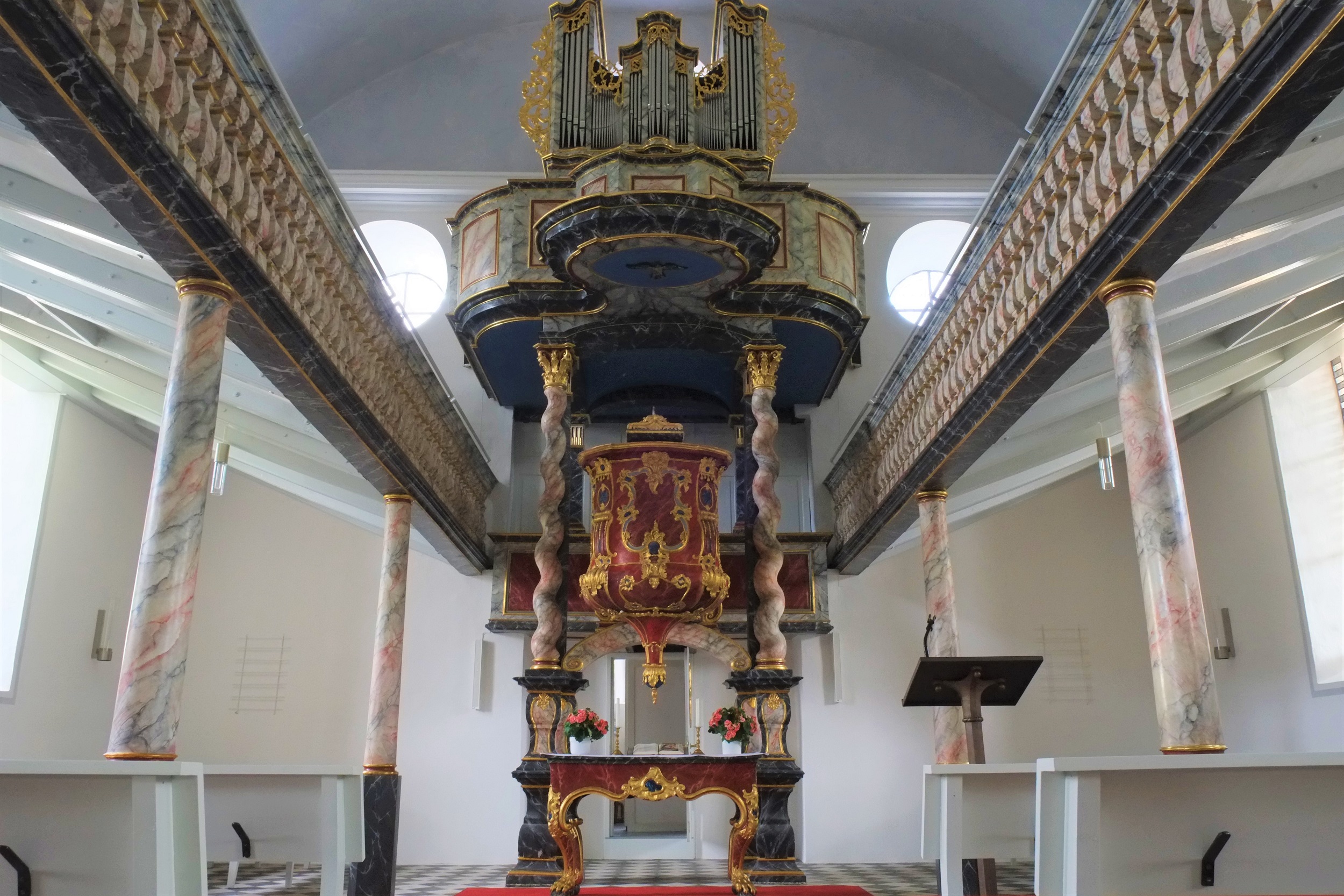 Evangelische Kirche Hülsenbusch, Ausgestaltung im Stil des Rokoko